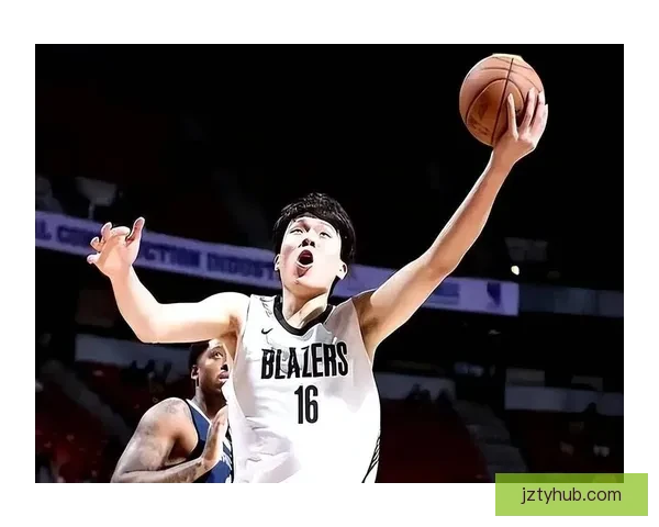 12.6秒关键绝杀杨瀚森奋力拼搏手臂血痕显现笑容依旧灿烂