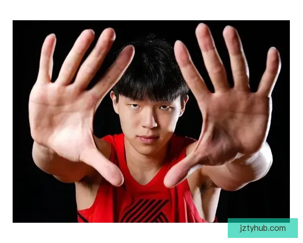 12.6秒关键绝杀杨瀚森奋力拼搏手臂血痕显现笑容依旧灿烂